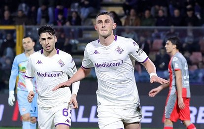 "Fiorentina, Deplasmanda Cremonese'yi 4-1'lik Zaferle Yeniyor: Seriyi Kırıyor!"