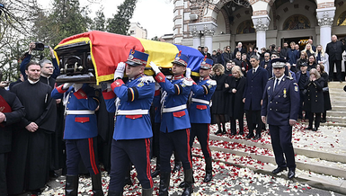 "Spor Camiası, Büyük Teknik Direktör Mircea Lucescu'yu Son Yolculuğunda Uğurluyor"
